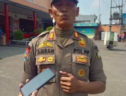 Pol PP Cileungsi Tertibkan PKL, Kembalikan Funsi Jalan Untuk Menjaga Ketertiban