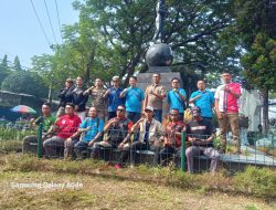Peduli Lingkungan, Tiga Organisasi Wilayah CileungaiGelar Gotongroyong Bersama Menyambut HUT RI ke – 81, 